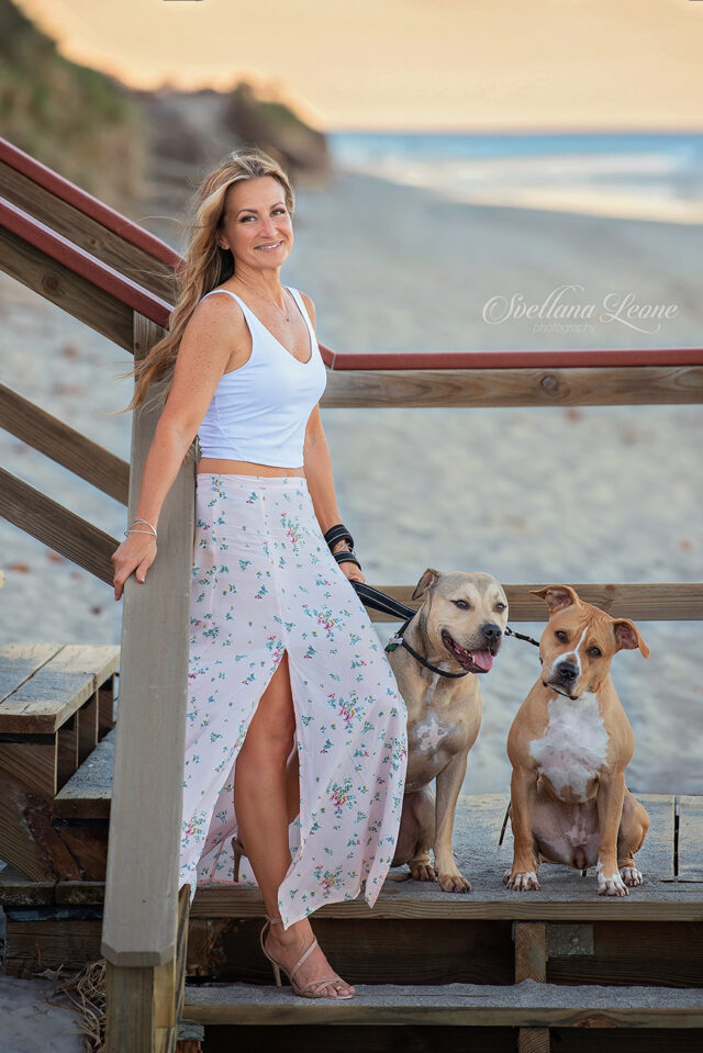 Jupiter Photographer: Joyful time with a beautiful Holly and her dogs